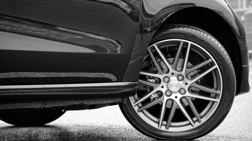 Detalle llanta de coche